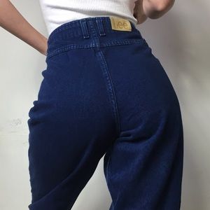 Vtg high waisted tapered raw hem mom jeans